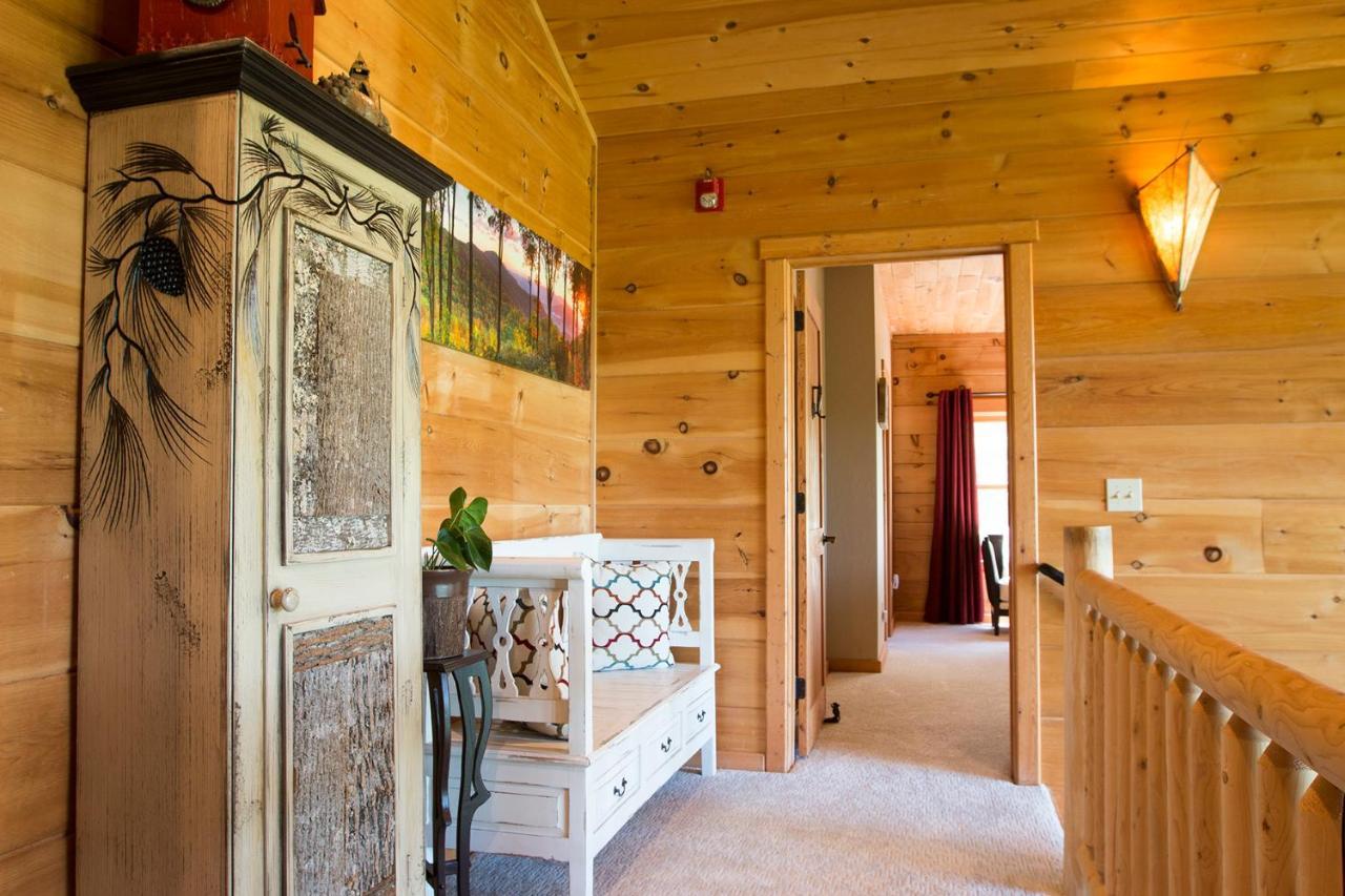 Lazy Bear Lodge Valle Crucis Bagian luar foto