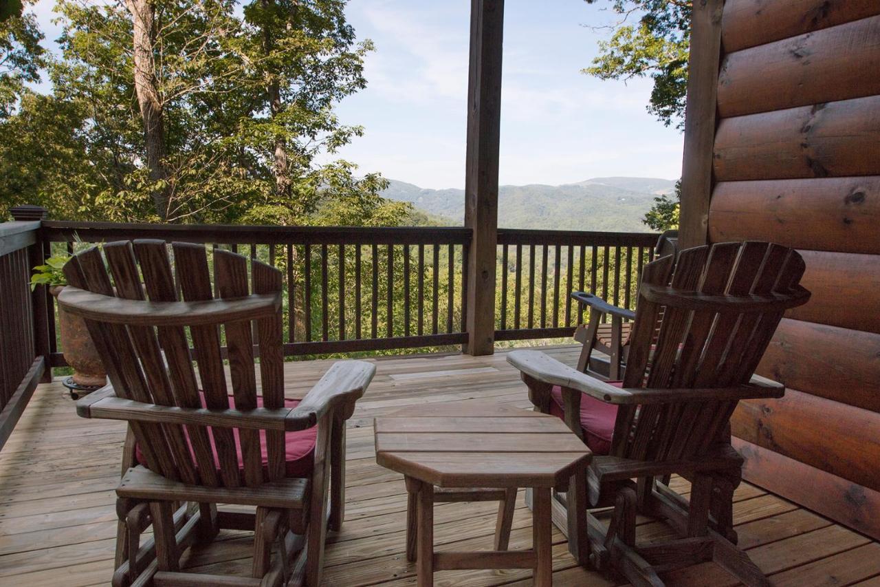Lazy Bear Lodge Valle Crucis Bagian luar foto