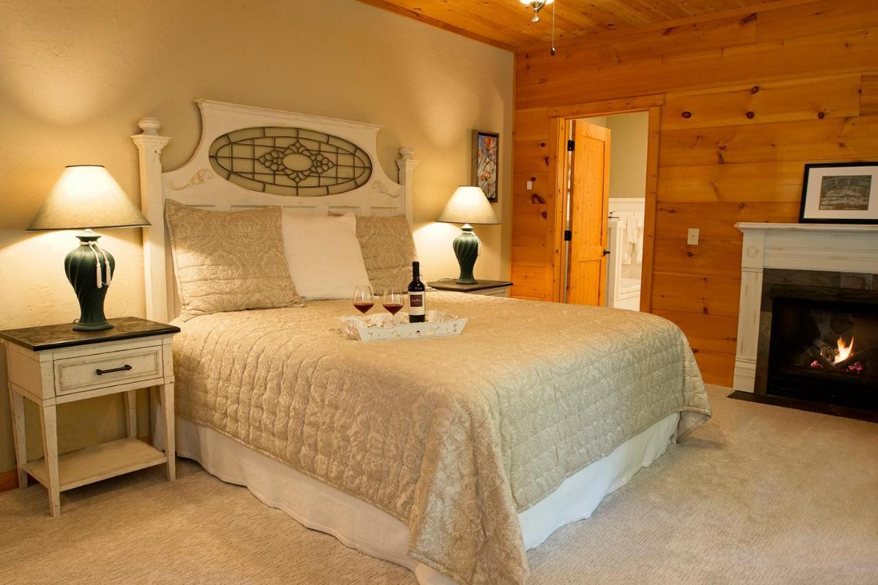 Lazy Bear Lodge Valle Crucis Bagian luar foto
