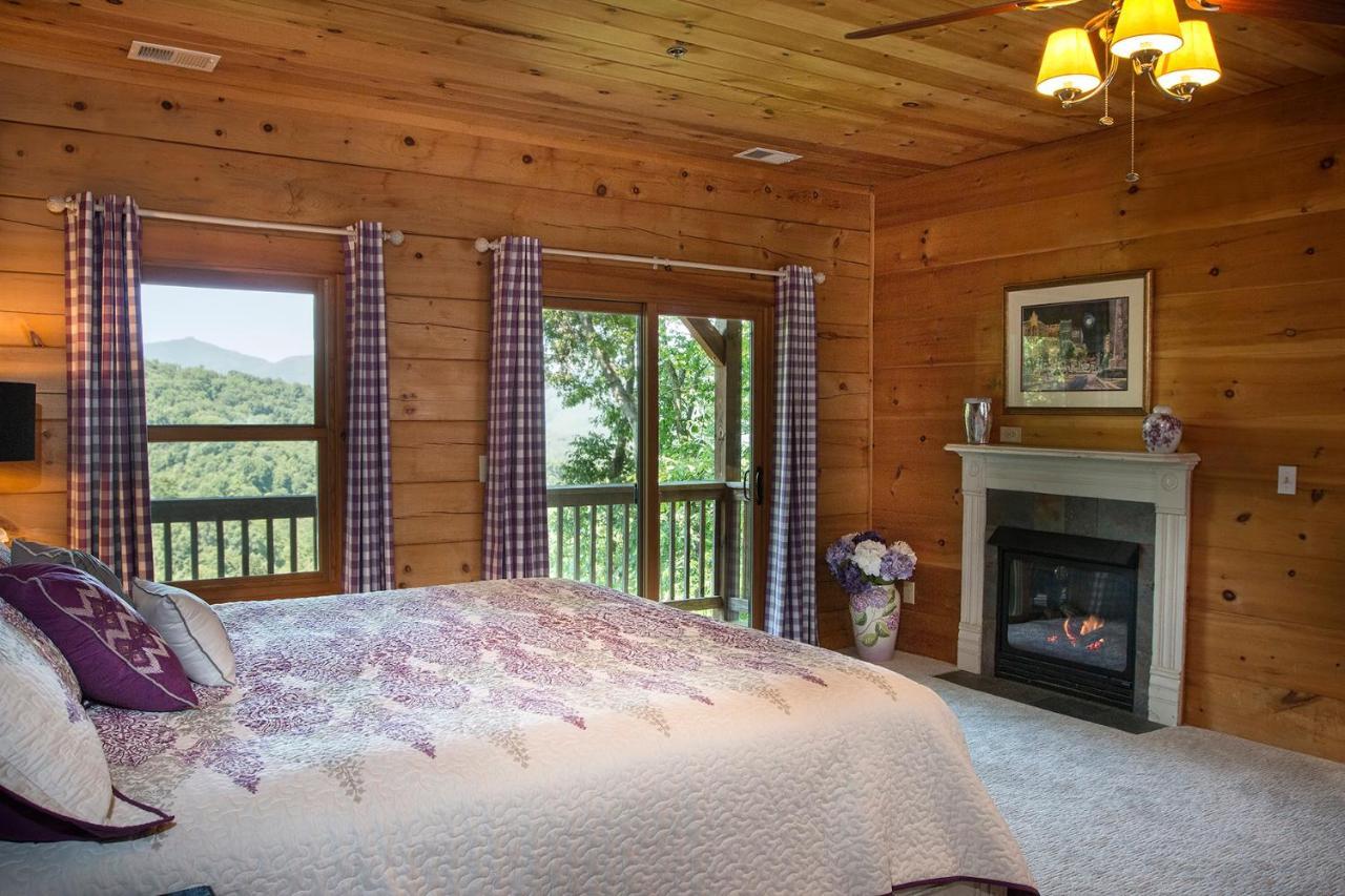 Lazy Bear Lodge Valle Crucis Bagian luar foto