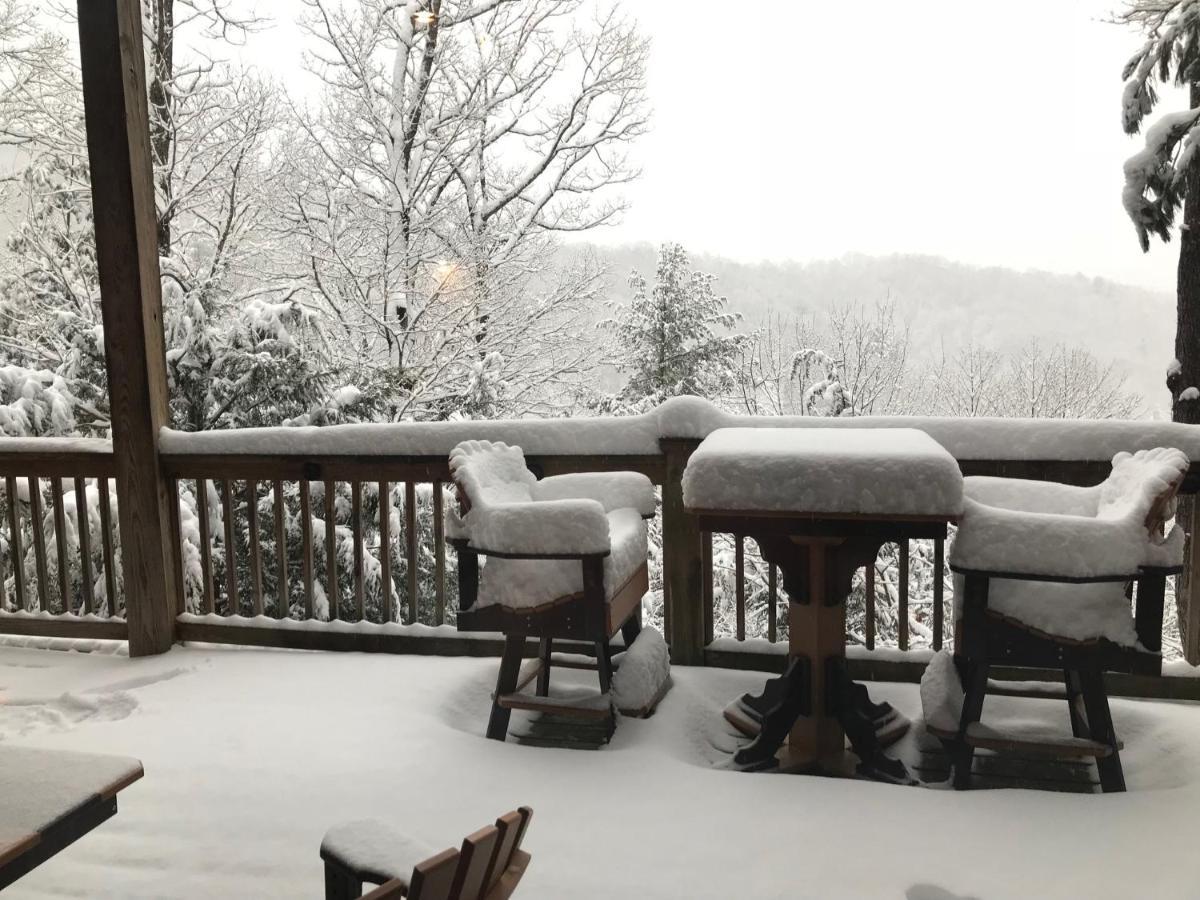 Lazy Bear Lodge Valle Crucis Bagian luar foto